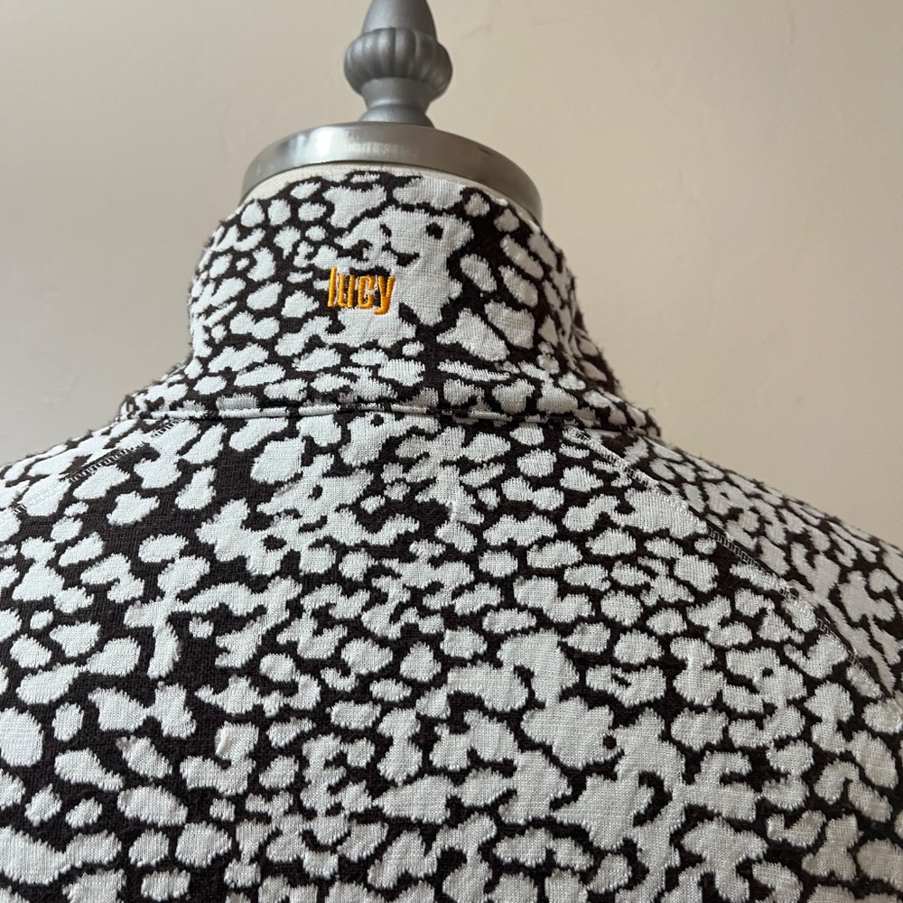 Lucy 1/2 zip animal print jersey pullover - Picture 6 of 8
